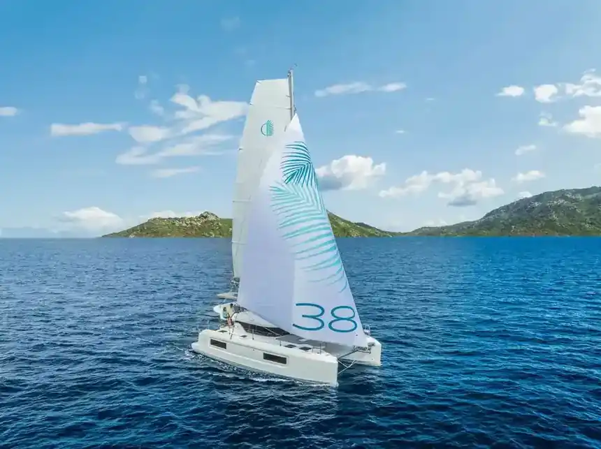 Lagoon 38 — Under way