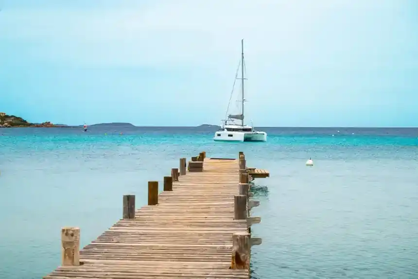 Lagoon 38 — At rest
