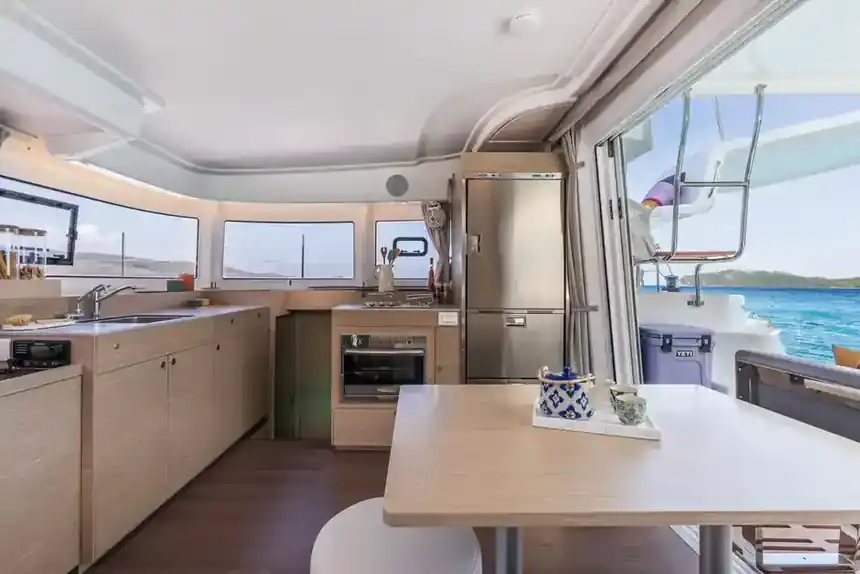 Lagoon 38 — Owner’s cabin