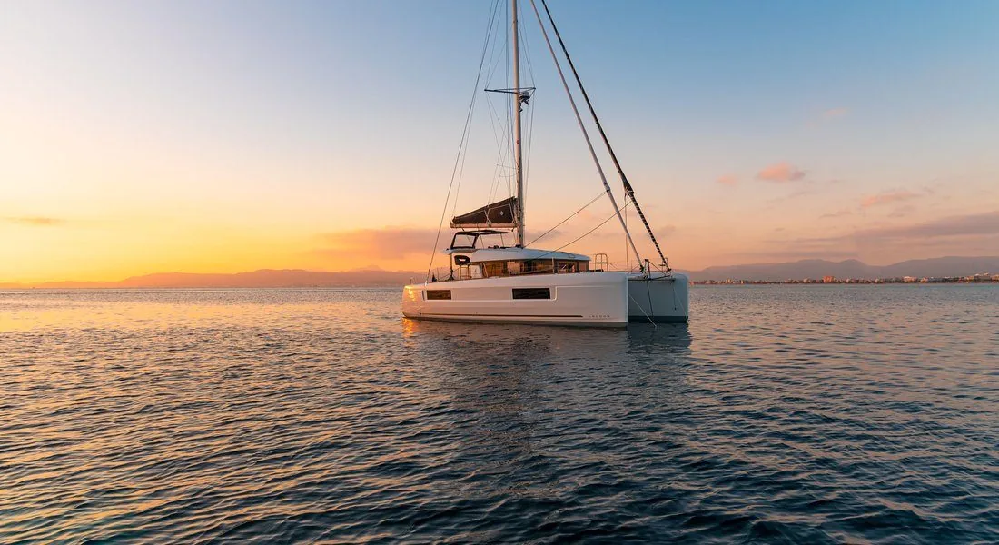 Lagoon 40 — Lagoon 40 at anchor