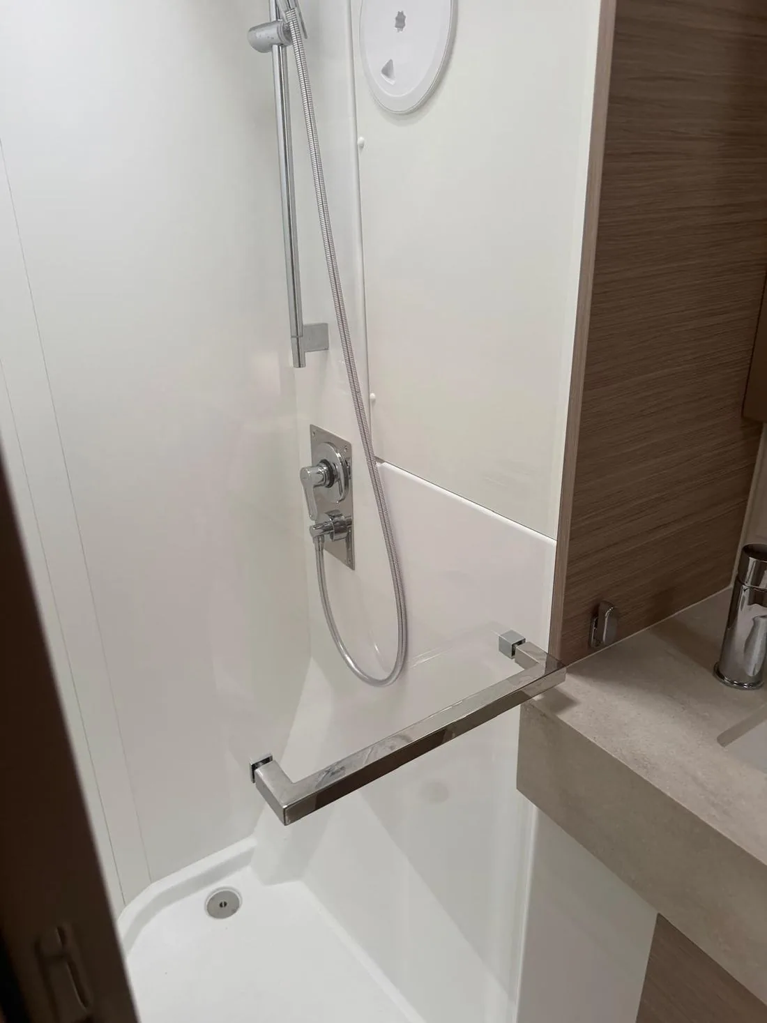 Lagoon 40 — Aft quarter