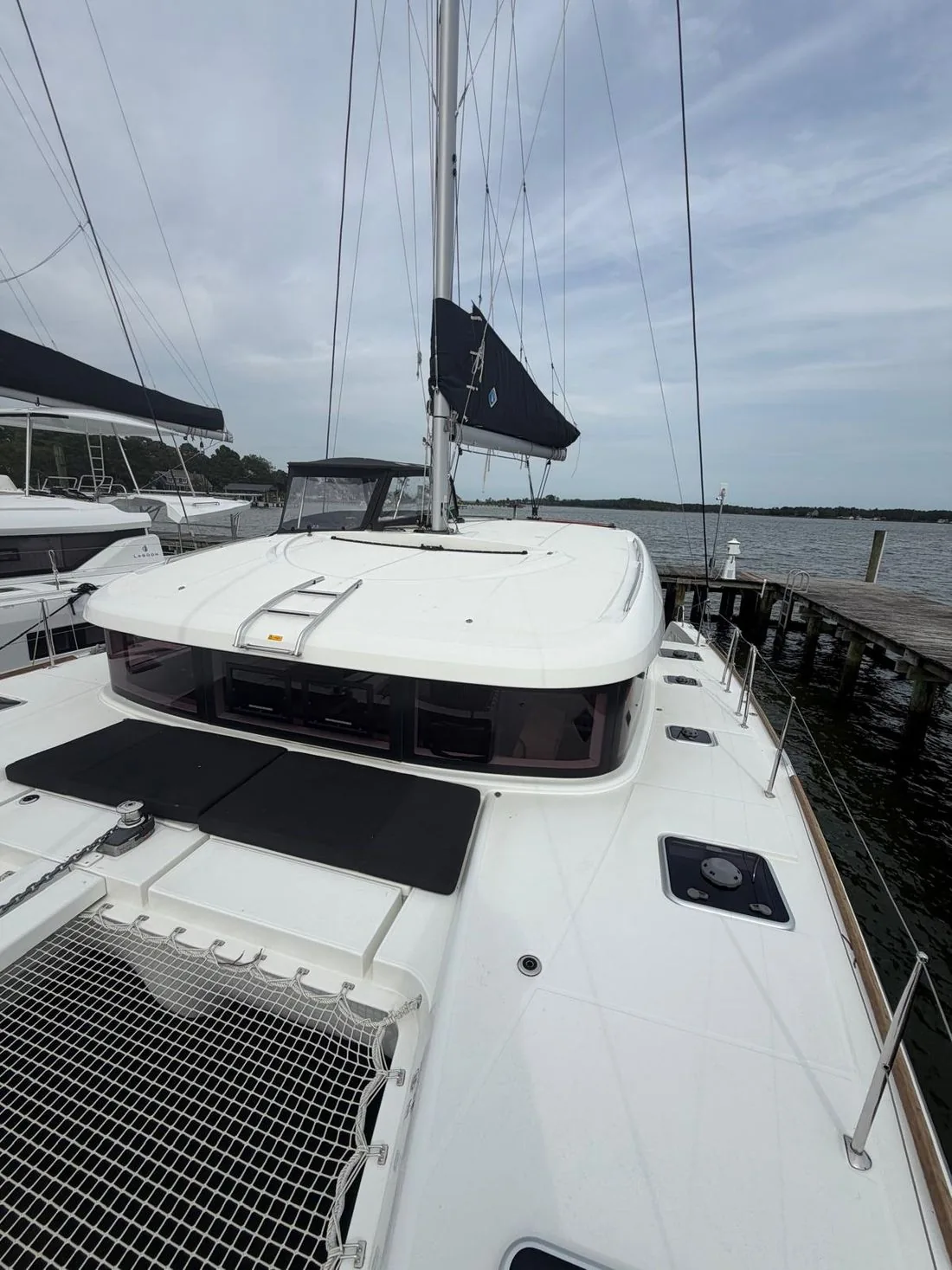 Lagoon 40 — Coachroof and hardtop