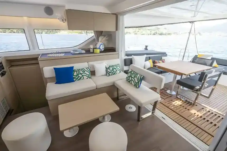 Lagoon 43 — Forward cabin