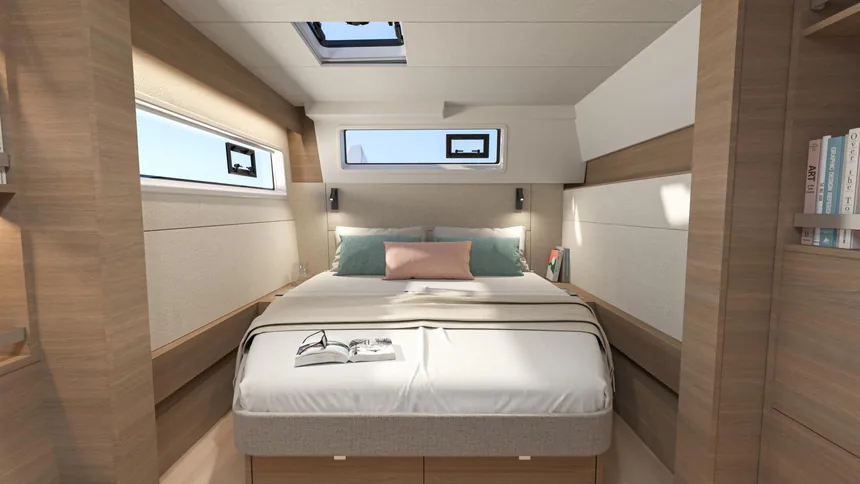 Lagoon 43 — Owner’s berth