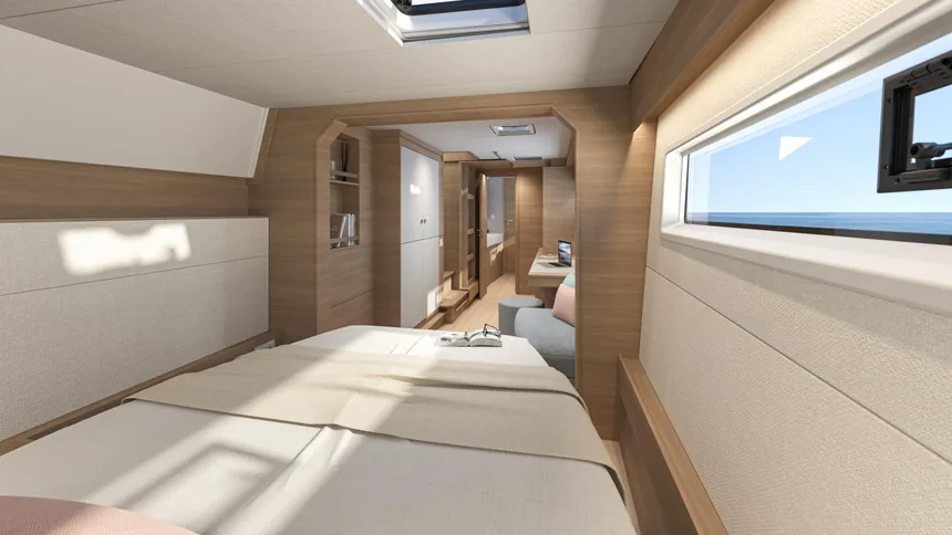 Lagoon 43 — Owner’s suite — hull window