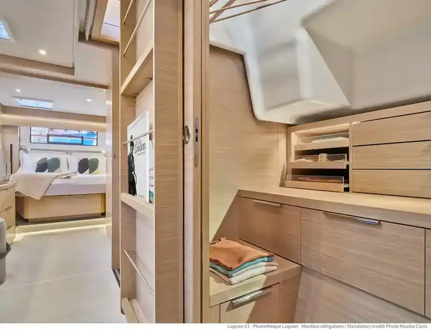 Lagoon 51 Iconic — Forward cabin