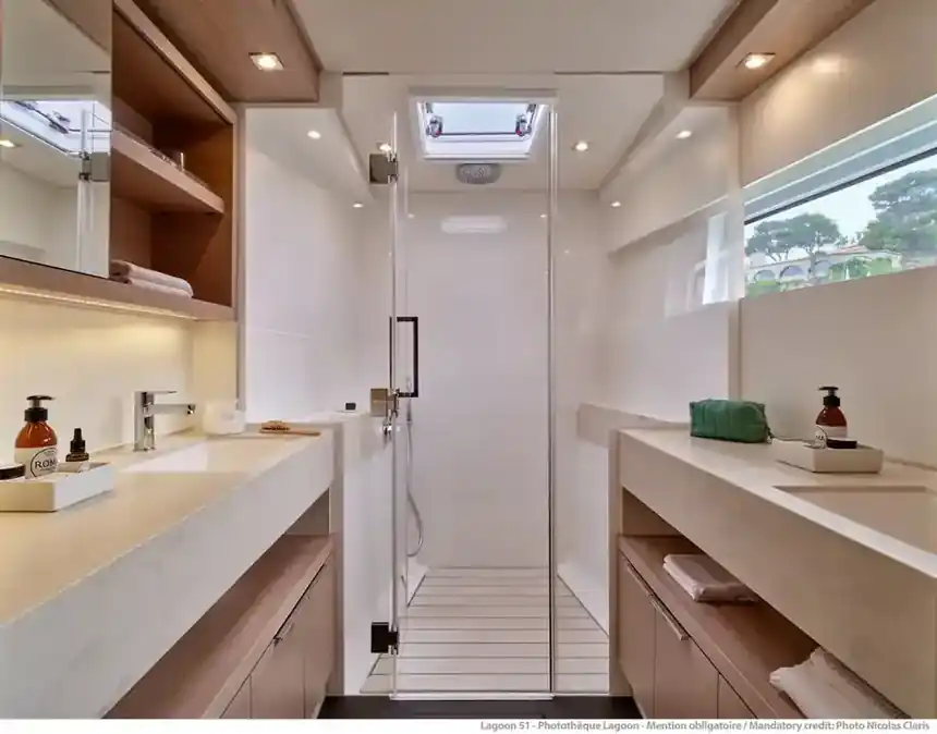 Lagoon 51 Iconic — Salon looking aft
