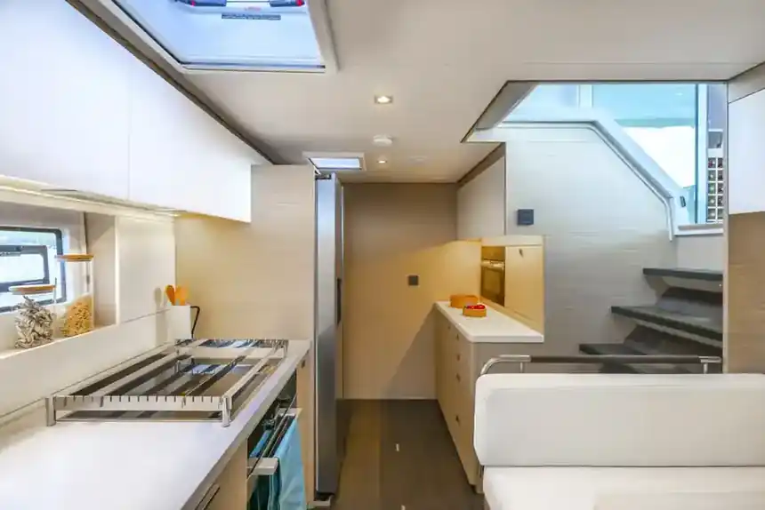 Lagoon 60 — Owner’s cabin