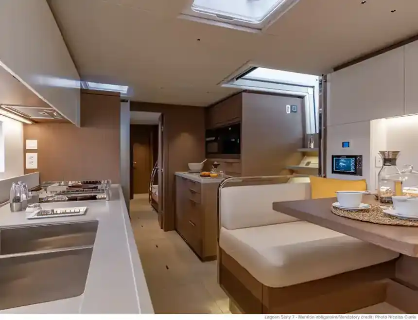 Lagoon SIXTY 7 — Owner’s cabin